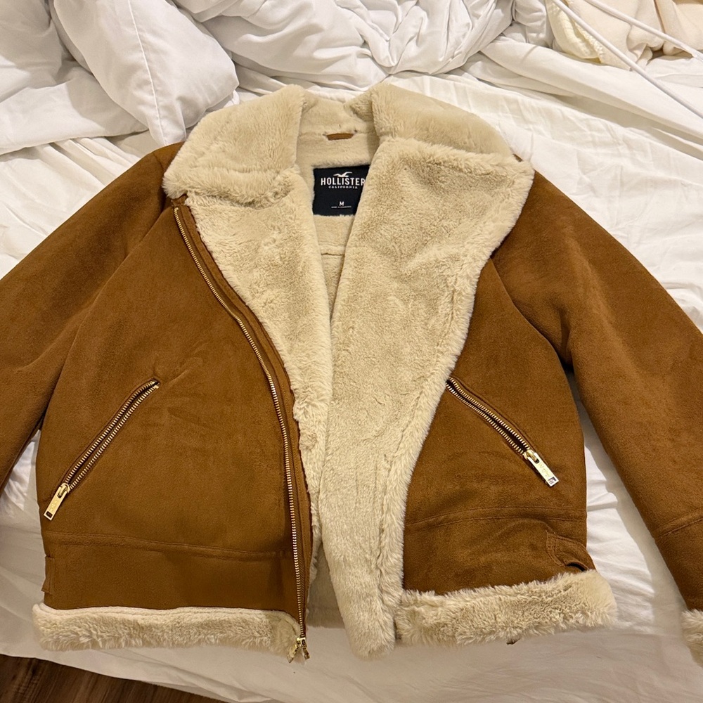 Hollister Women's Brown Teddy Jacket with Cream Lining